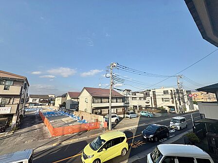 陽当たり・通風・開放感に恵まれた環境です。