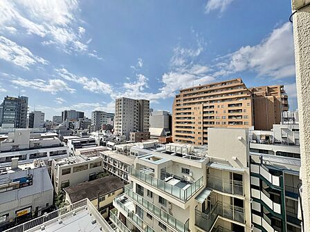 陽当たり・通風・開放感に恵まれた環境です。