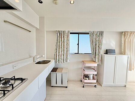 シンプルな内装と偏り過ぎないデザインで統一しました。