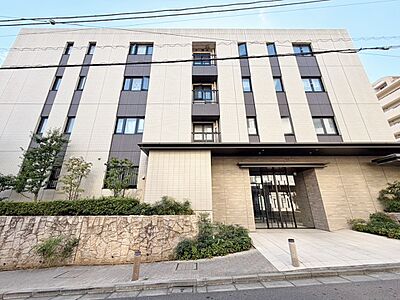 外観:飽きのこないシンプルモダンな外観です。 外観:飽きのこないシンプルモダンな外観です。