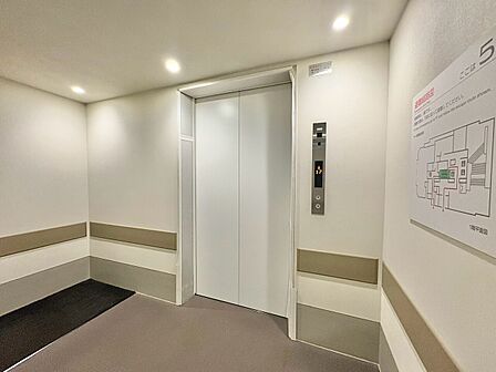 非常用エレベーターです。