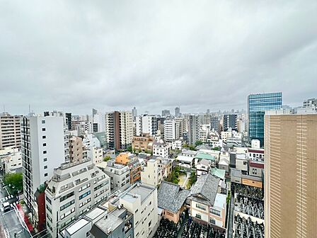陽当たり・通風・開放感に恵まれた環境です。