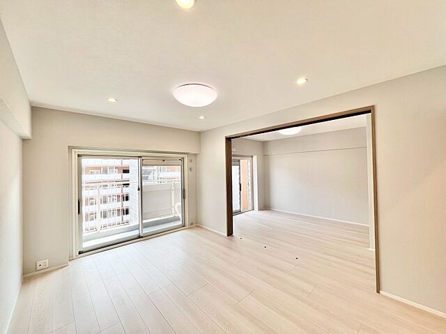 リビング/ダイニング 市川市市川南3丁目14-11