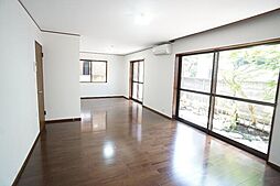 宮坂1丁目戸建 4LDKのリビング/ダイニング