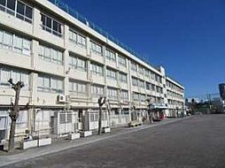 目黒区立東山中学校（777m）