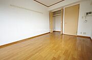 洋室8.3帖