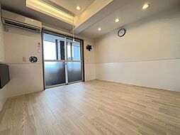 ペスパル南葛西 4階1Kのリビング/ダイニング