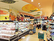 スーパーマーケット三徳石原店（552m）