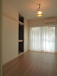 Y’sマンション 2階1Kのリビング/ダイニング