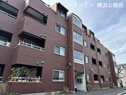 4階建てのマンションです。2018年に大規模修繕工事実施済です。最寄りのバス停より多方面のバス便が豊富です。