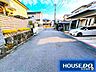 外観：前面道路含む現地写真