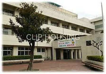 横浜市立共進中学校 徒歩9分。 660m