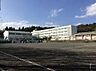 周辺：横浜市立都岡中学校 徒歩8分。 640m