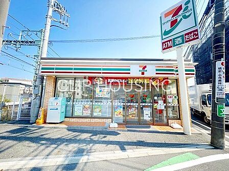 セブンイレブン横浜杉田3丁目店 徒歩10分。 750m