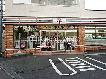 セブンイレブン横浜港南台4丁目店 徒歩3分。 190m