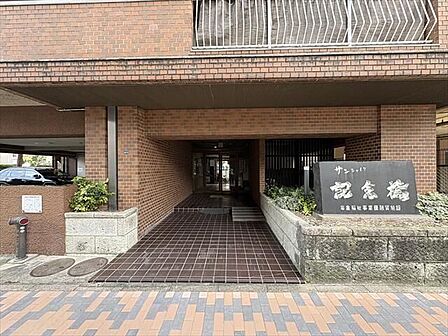 マンションエントランスです。