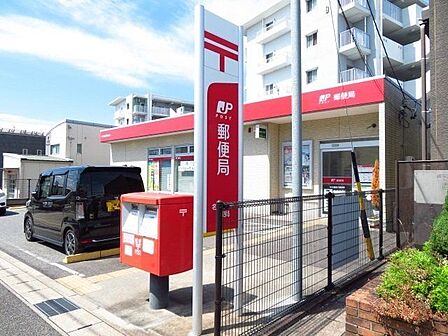 名古屋鳴子郵便局駐車場5台あり。【郵便窓口】9:00〜17:00 【貯金窓口】9:00〜16:00 【ATM】9:00〜19:00(土日17:00まで) 【保険窓口】9:00〜16:00 380m
