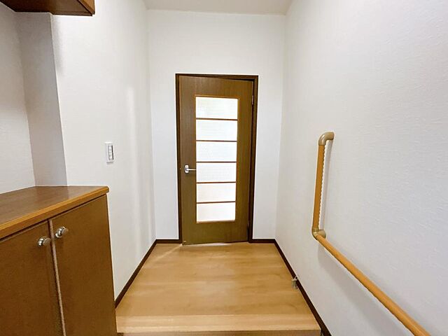 玄関 魚津市寿町2-2