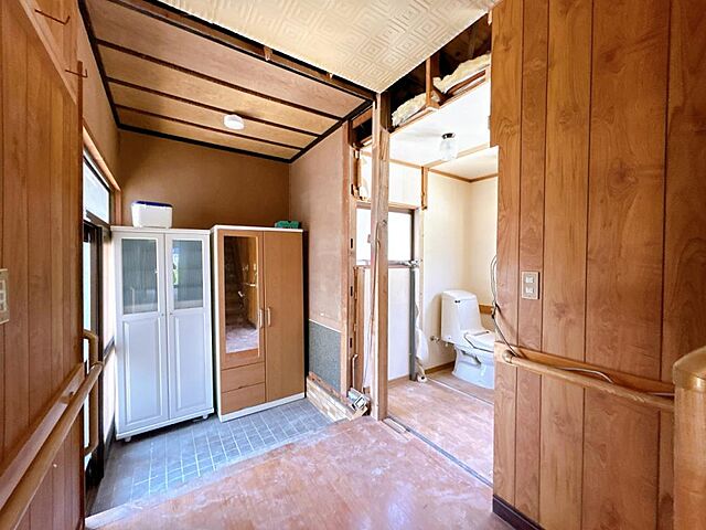 室内 魚津市大字大海寺野村6007-9