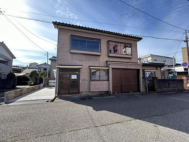 外観 魚津市鴨川町1-15