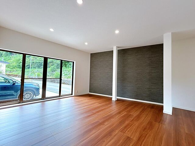 リビング/ダイニング 魚津市六郎丸732-26