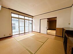 黒部市生地神区　戸建て 5DKのリビング/ダイニング