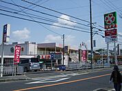 ライフ滝谷店 804m