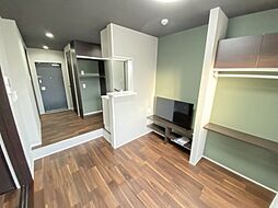 ジーイーオンズ 1階1LDKのリビング/ダイニング