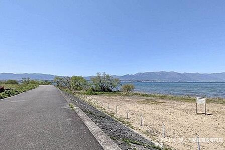 琵琶湖沿いの遊歩道 80m
