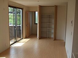 ヴィラアンソレイエ 2階2LDKのリビング/ダイニング