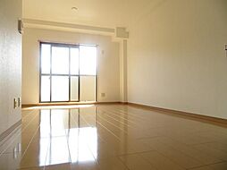 日吉マンション 1階3LDKのリビング/ダイニング