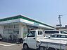 周辺：ファミリーマート東ぐみの木店 815m
