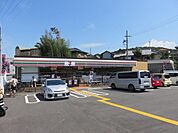 セブンイレブン富田林瀧谷不動店 725m