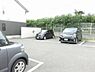 駐車場：敷地内停めやすいです！