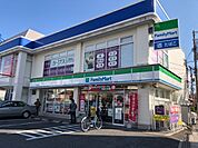 ファミリーマート京屋御陵通店 287m