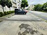 駐車場：【駐車場】ファミリーカーも悠々駐車できるスペースです。お車好きにはたまらないですね！