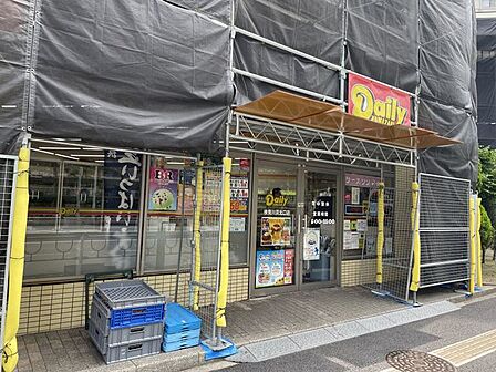 ◇デイリーヤマザキ検見川浜北口店 「デイリーヤマザキ検見川浜北口店」まで180m (徒歩3分)急な買い物はもちろん、ATM利用や公共料金の支払いなどにご利用いただけます。
