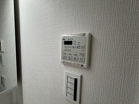 雨の日も洗濯物が乾かせる浴室乾燥機を完備。暖房・涼風機能も搭載し、季節問わず快適なバスタイムをサポートします。