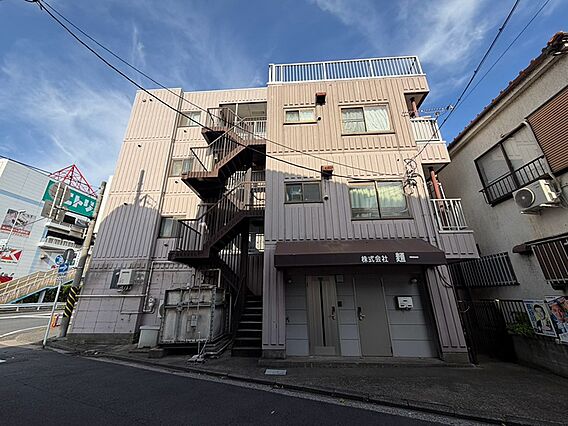 駅からのアクセ...