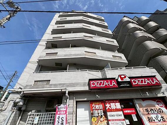 おしゃれな外観...