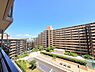その他：【住戸からの眺望写真】前面建物との距離が確保されており、晴れた日には、開放感のある眺望が広がります。