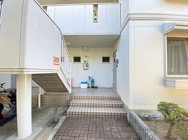 6 / 10