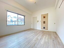 Osaka Metro御堂筋線 江坂駅 徒歩8分の賃貸マンション 10階1Kのリビング/ダイニング