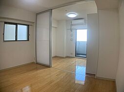 Osaka Metro御堂筋線 新大阪駅 徒歩9分の賃貸マンション 5階1LDKのリビング/ダイニング