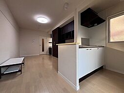 大阪モノレール本線 摂津駅 徒歩5分の賃貸マンション 1階ワンルームのリビング/ダイニング