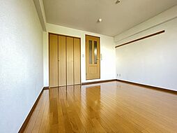 阪急千里線 関大前駅 徒歩1分の賃貸マンション 4階1Kのリビング/ダイニング