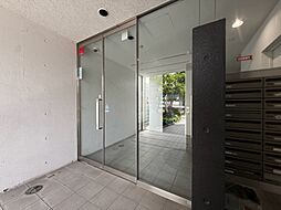 6 / 10