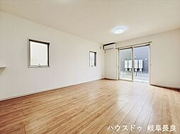 岐阜市西中島6丁目:リビング