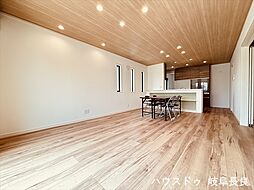 岐阜市六条江東II:リビング