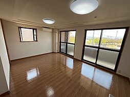 バス 曙3丁目下車 徒歩4分の賃貸マンション 3階1LDKのリビング/ダイニング